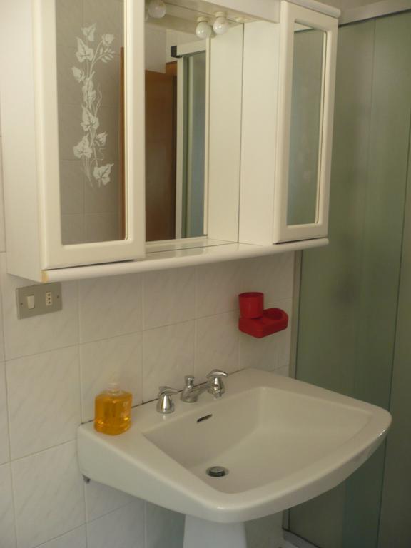 Appartamento Michela Brenzone sul Garda Rum bild